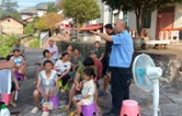 冷水江：“拉家常”话反诈 “屋场会”筑平安