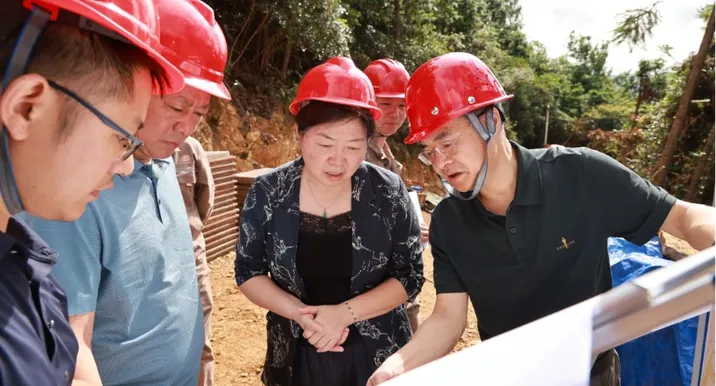 湖南省地质院党委副书记、院长张皓带队到湖南省矿调所调研指导新一轮找矿突破战略行动工作